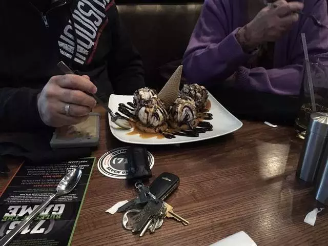 716 Food and Sport