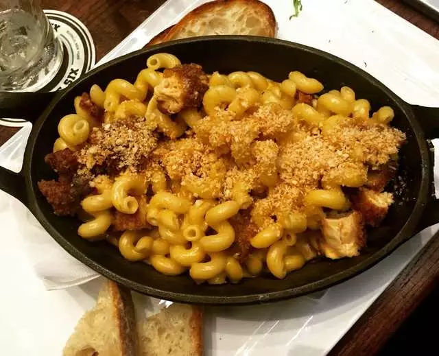 716 Food and Sport