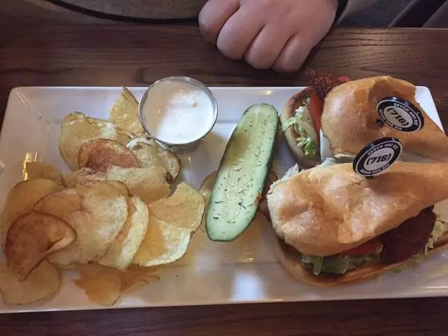 716 Food and Sport