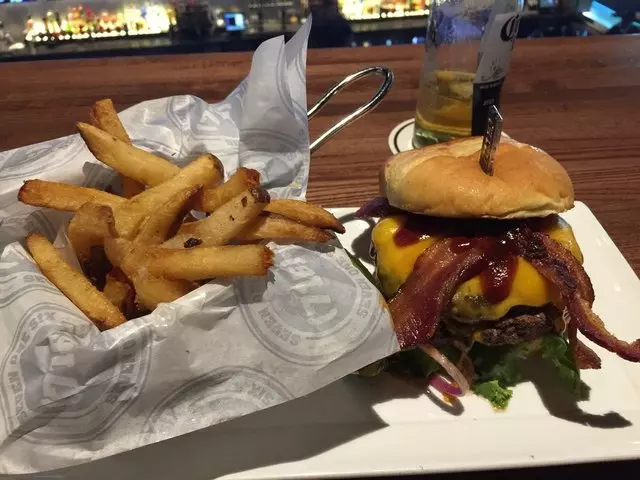 716 Food and Sport