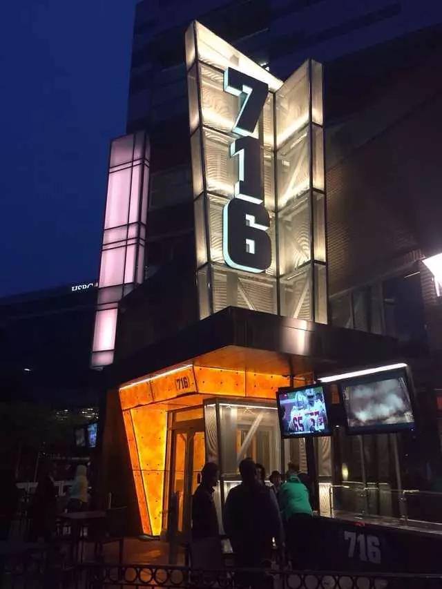 716 Food and Sport
