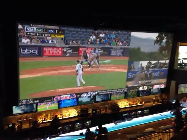 716 Food and Sport