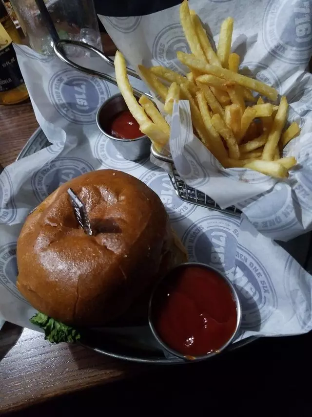 716 Food and Sport