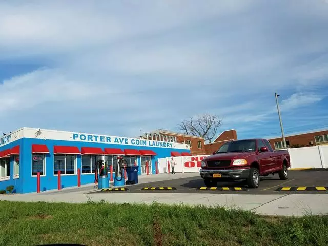 Porter Ave Coin Laundry