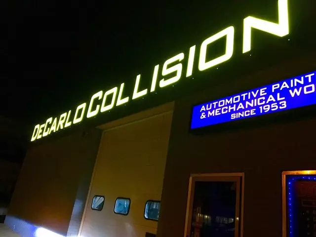 DeCarlo Collision and Auto Painting