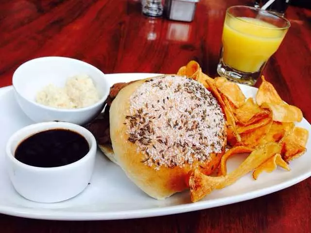 Atrium Bar & Bistro