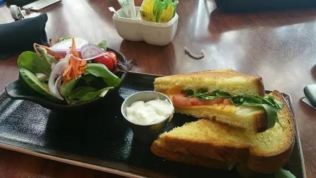 Atrium Bar & Bistro